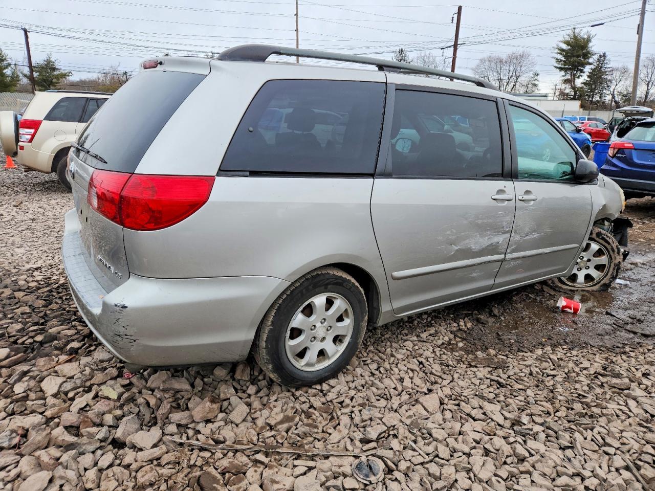 2006 TOYOTA SIENNA