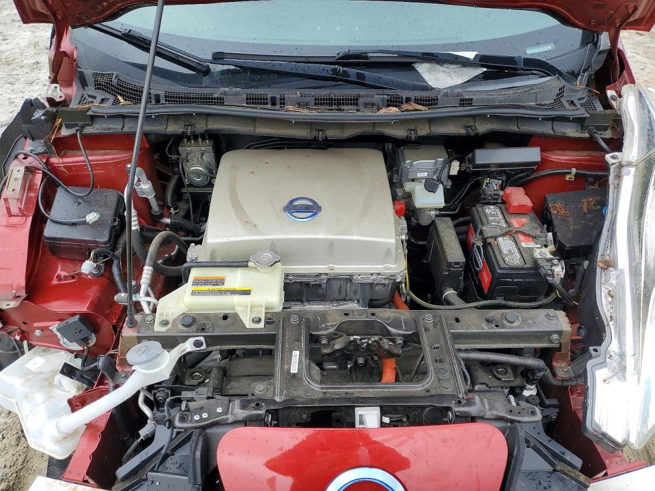 2015 NISSAN LEAF