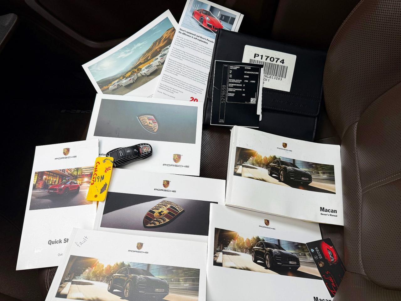2017 PORSCHE Macan