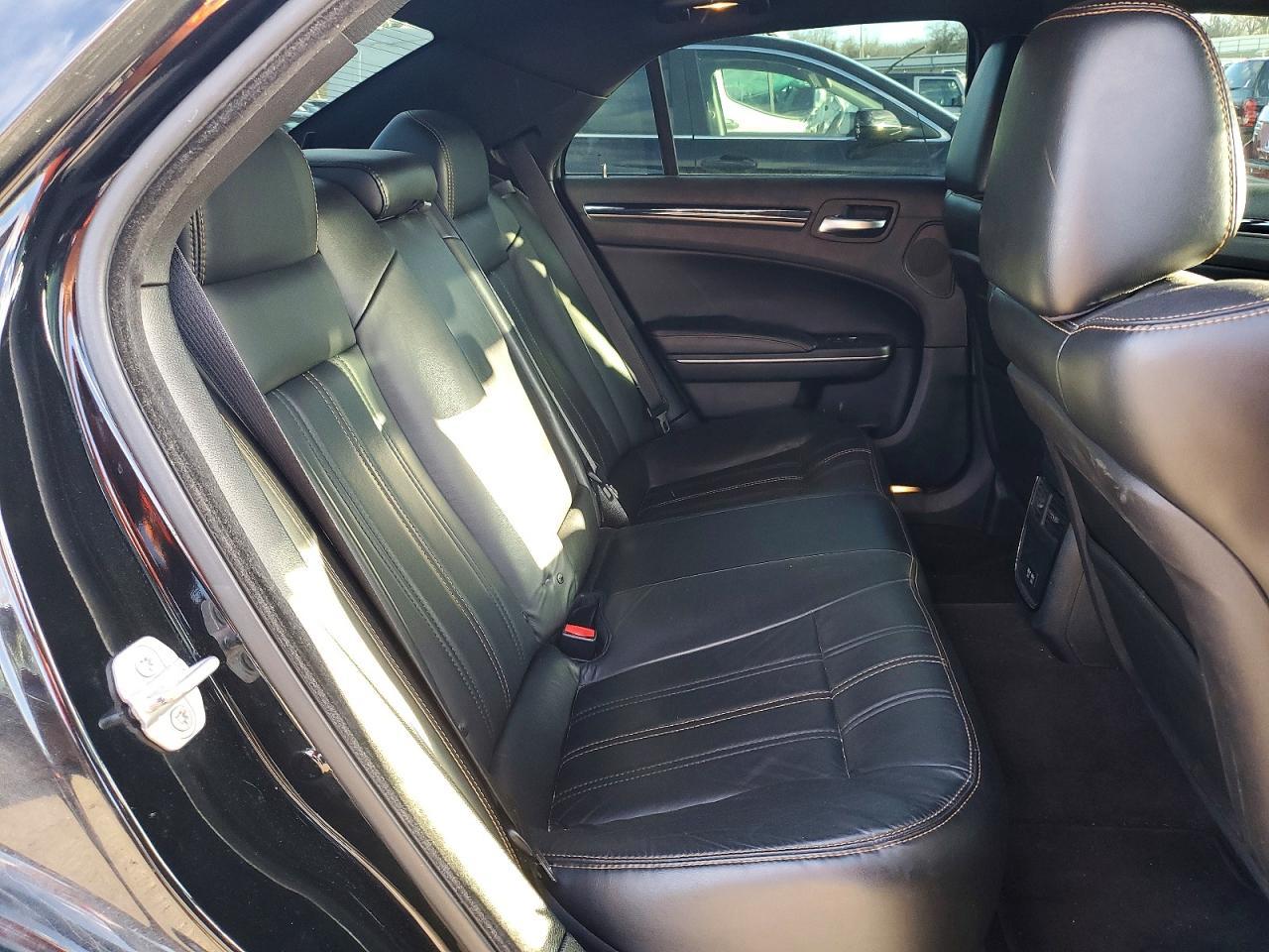 2016 CHRYSLER 300