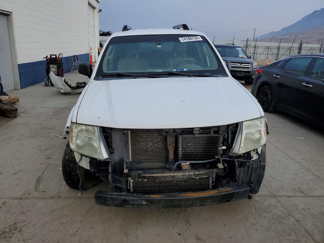 2011 NISSAN PATHFINDER