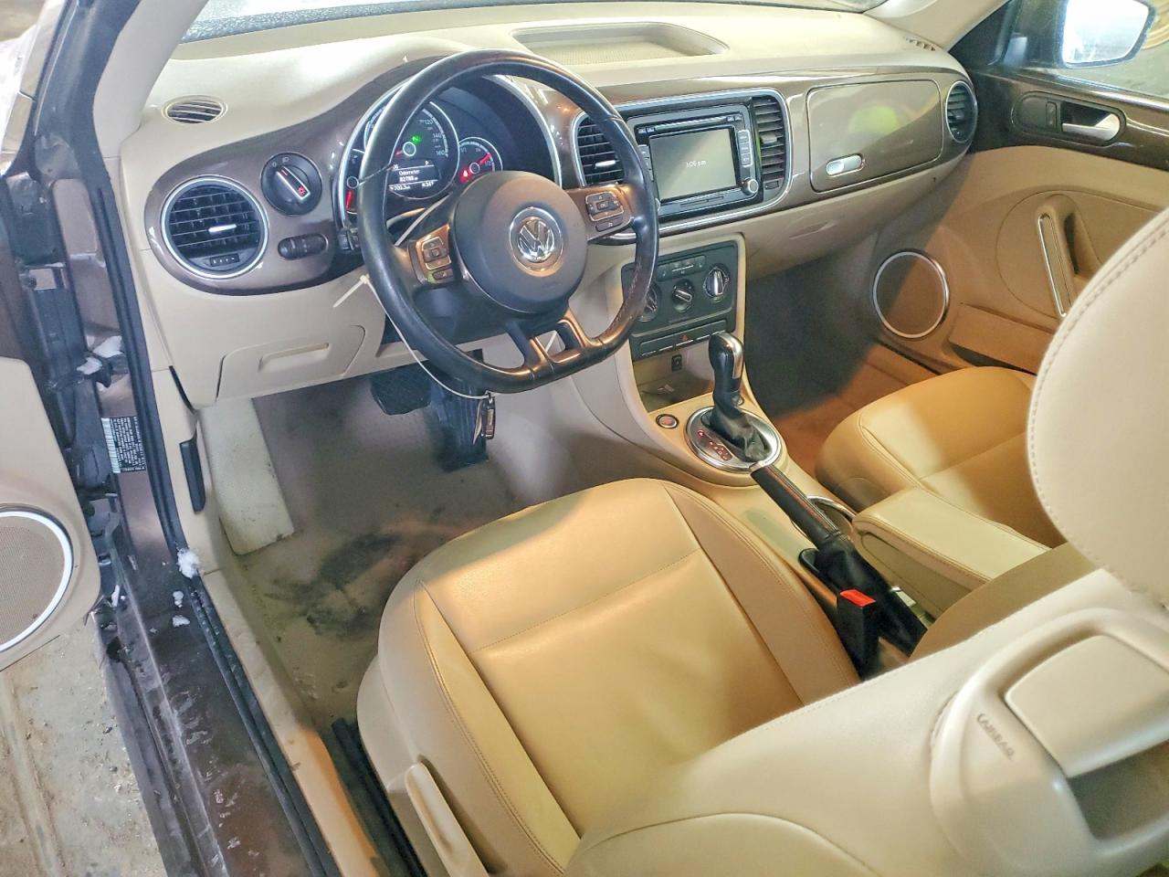 2013 VOLKSWAGEN Beetle