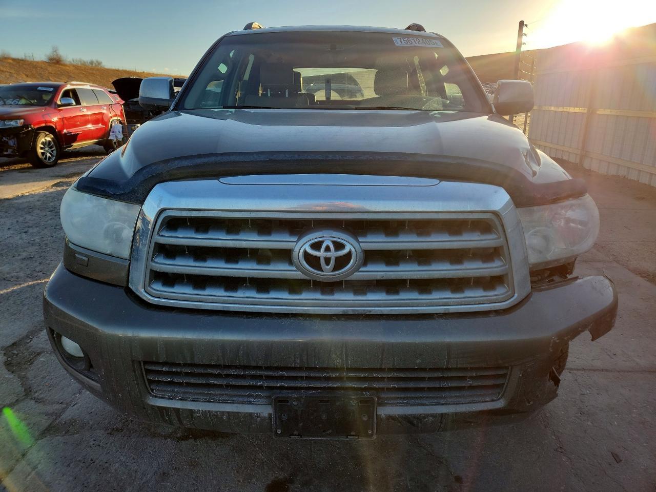 2013 TOYOTA Sequoia