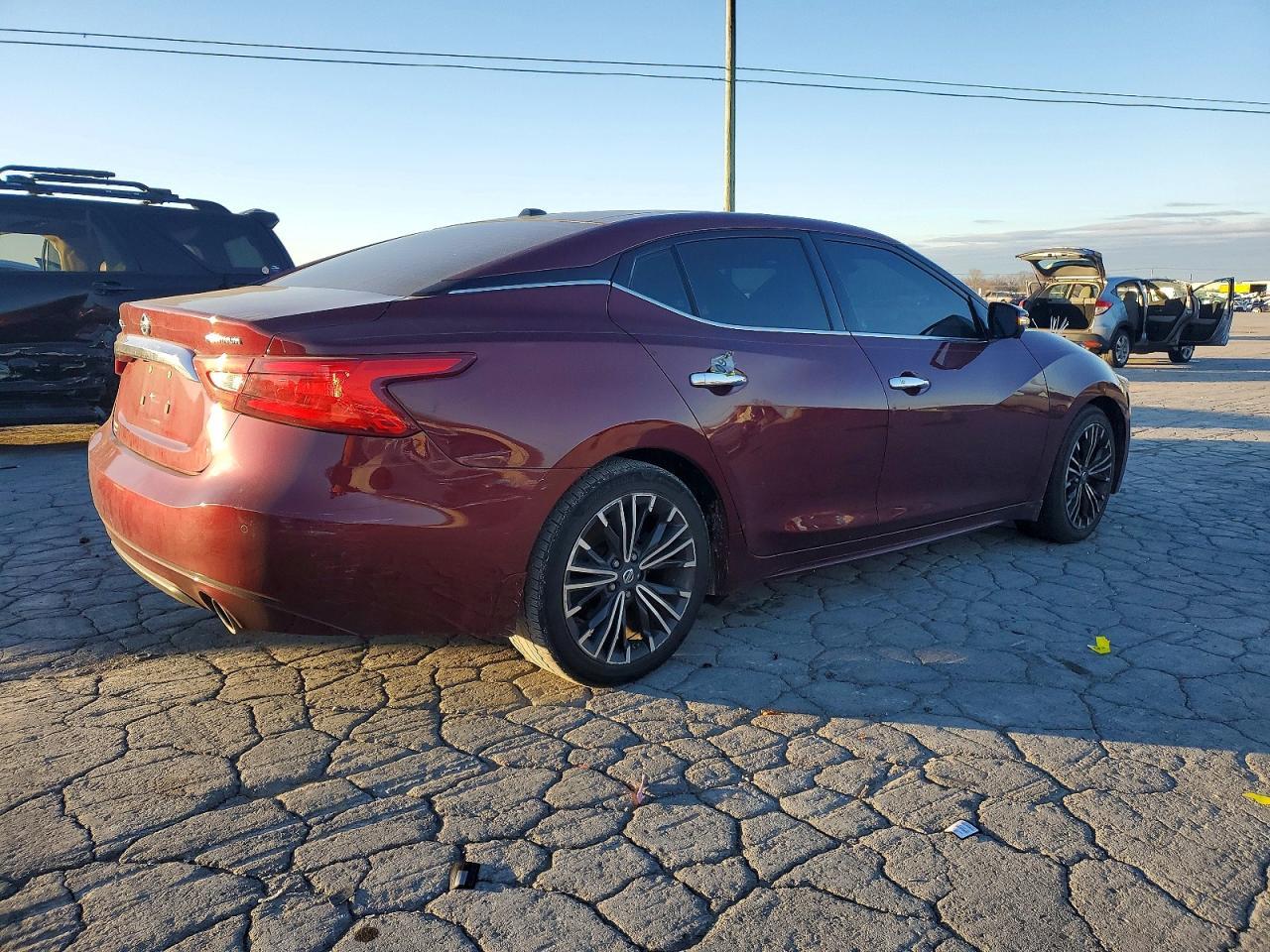 2017 NISSAN Maxima