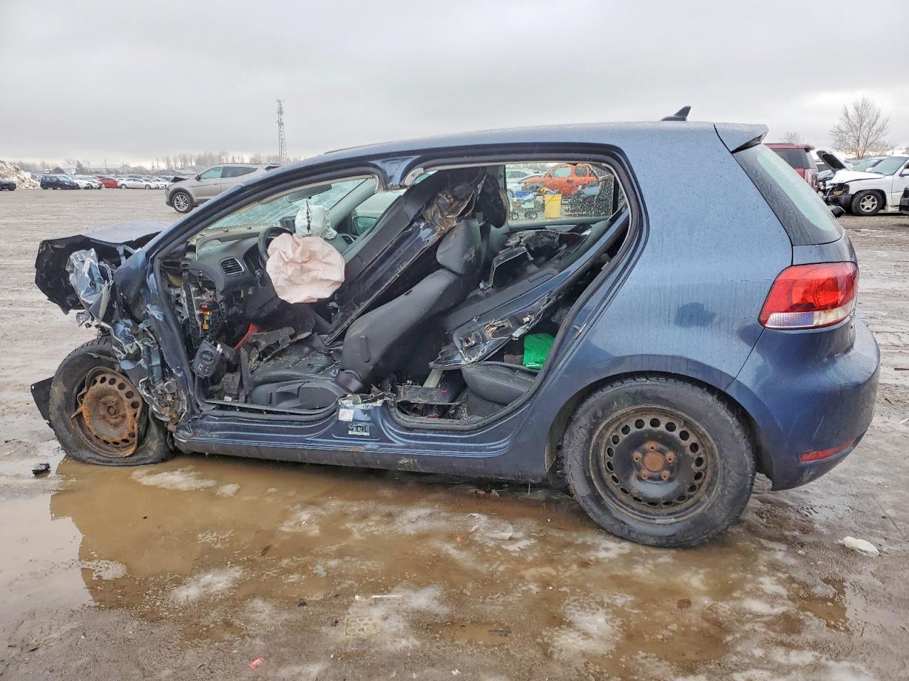 2011 VOLKSWAGEN GOLF