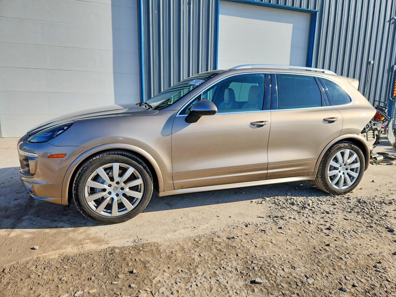 2017 PORSCHE CAYENNE