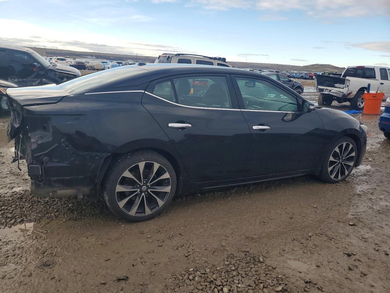 2016 NISSAN Maxima