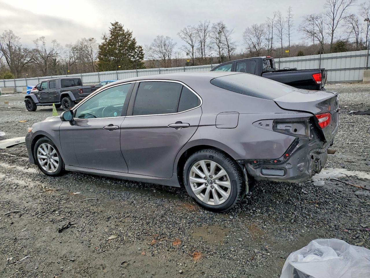 2018 TOYOTA CAMRY