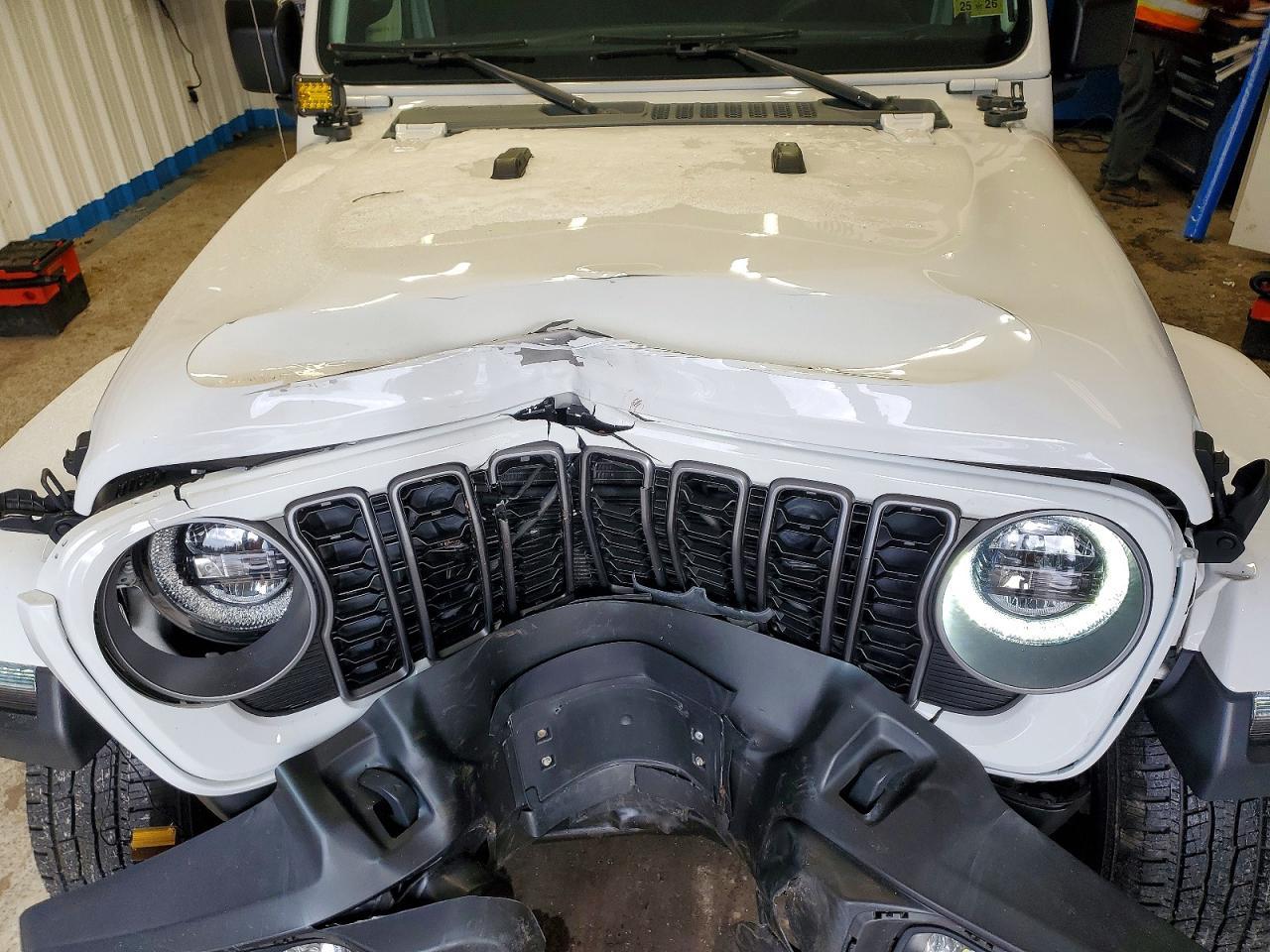 2023 JEEP Gladiator