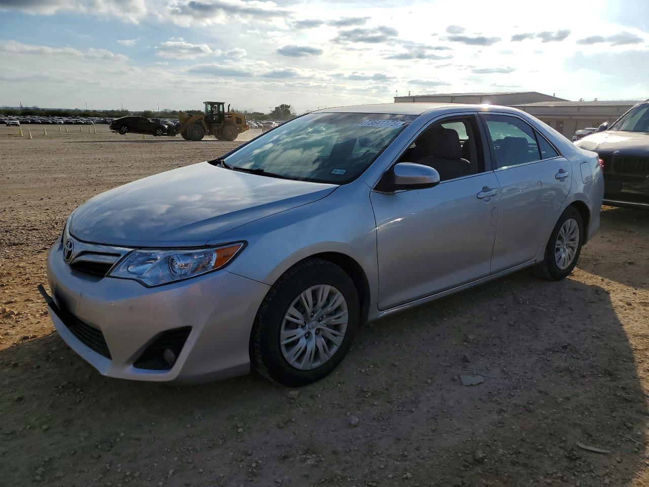 2014 TOYOTA CAMRY