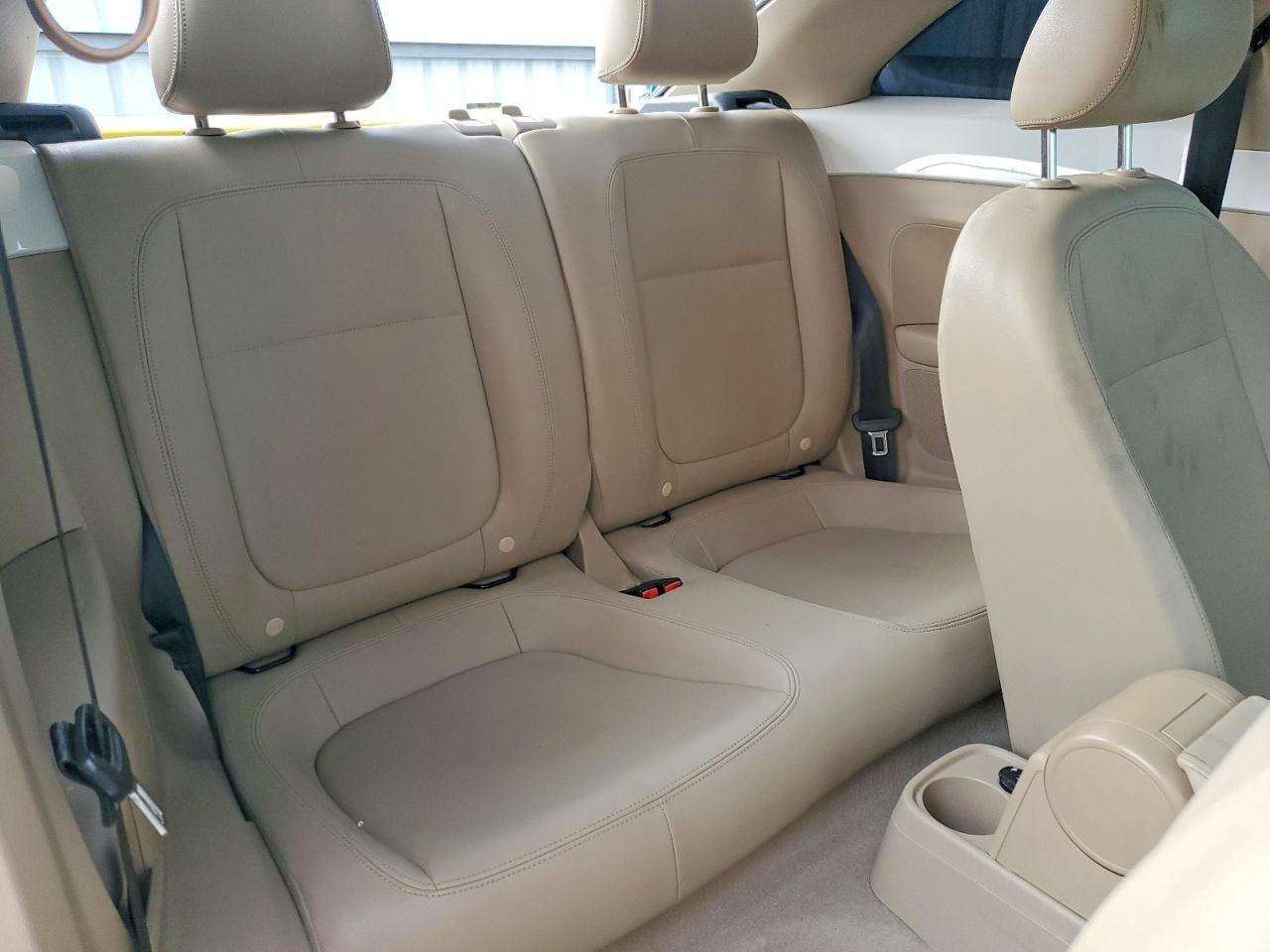 2014 VOLKSWAGEN Beetle