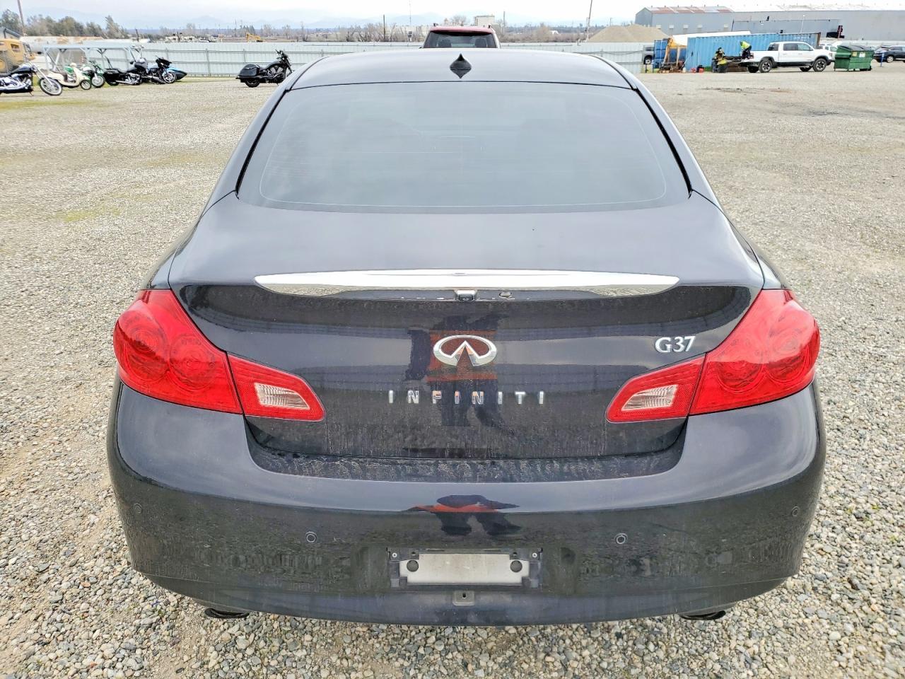 2012 INFINITI G37