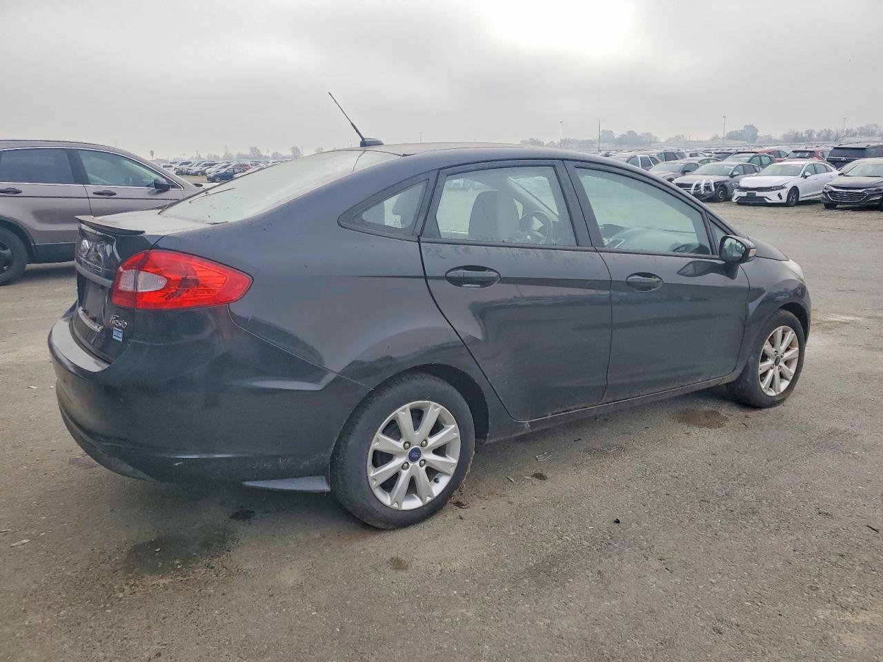 2013 FORD Fiesta
