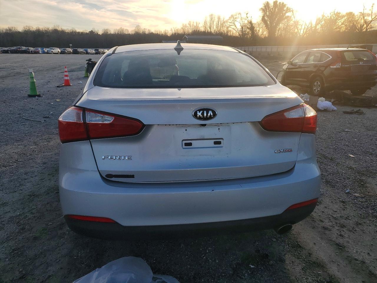 2015 KIA FORTE