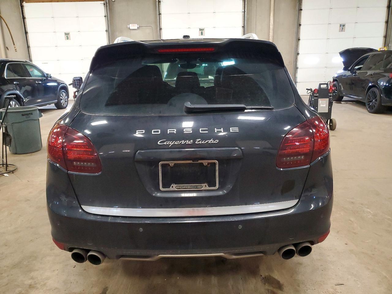 2012 PORSCHE CAYENNE