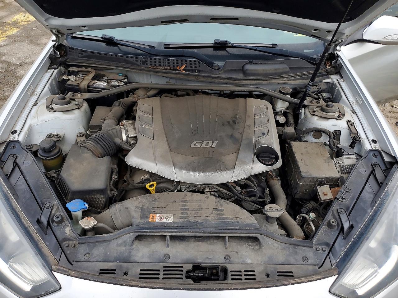 2013 HYUNDAI GENESIS