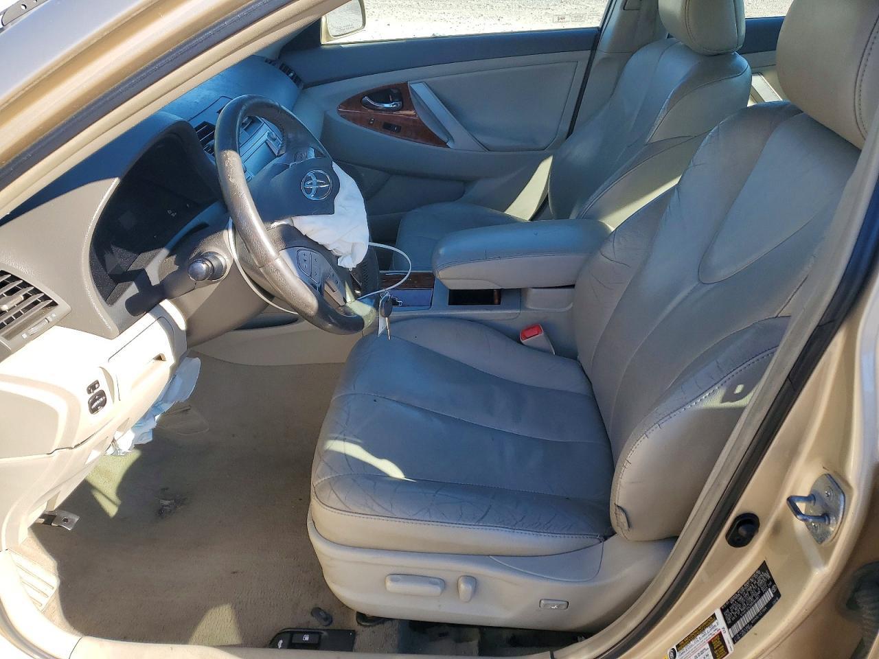 2011 TOYOTA CAMRY
