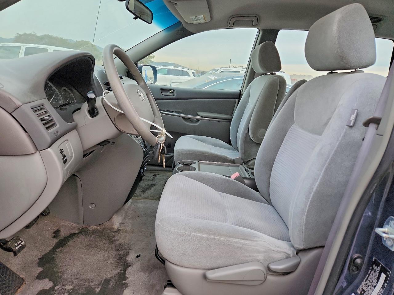 2008 TOYOTA SIENNA