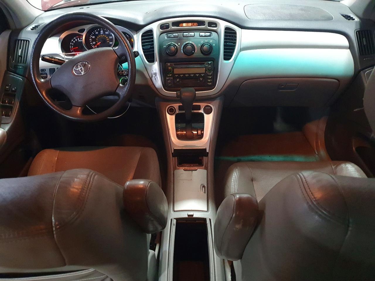 2004 TOYOTA HIGHLANDER