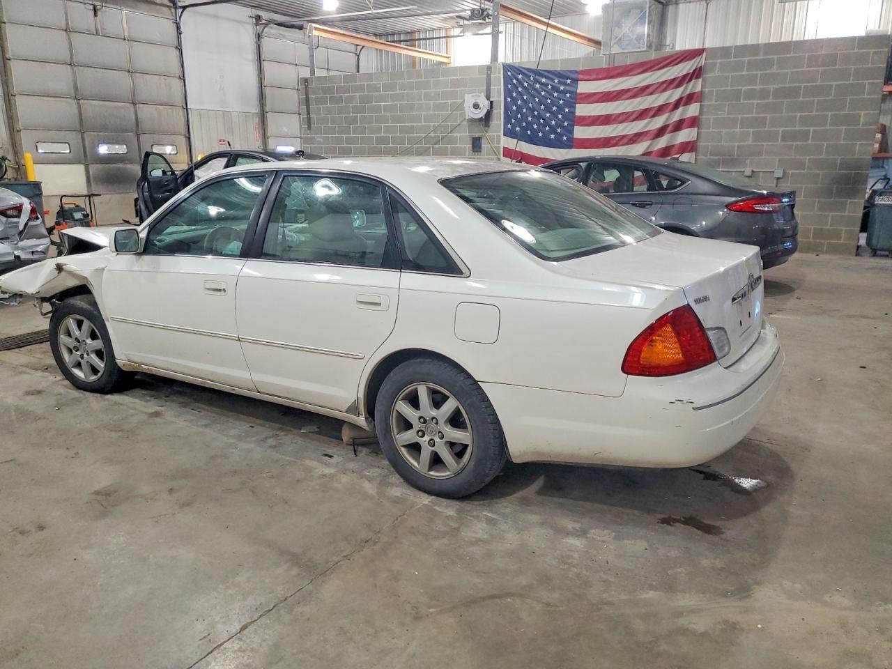 2001 TOYOTA Avalon