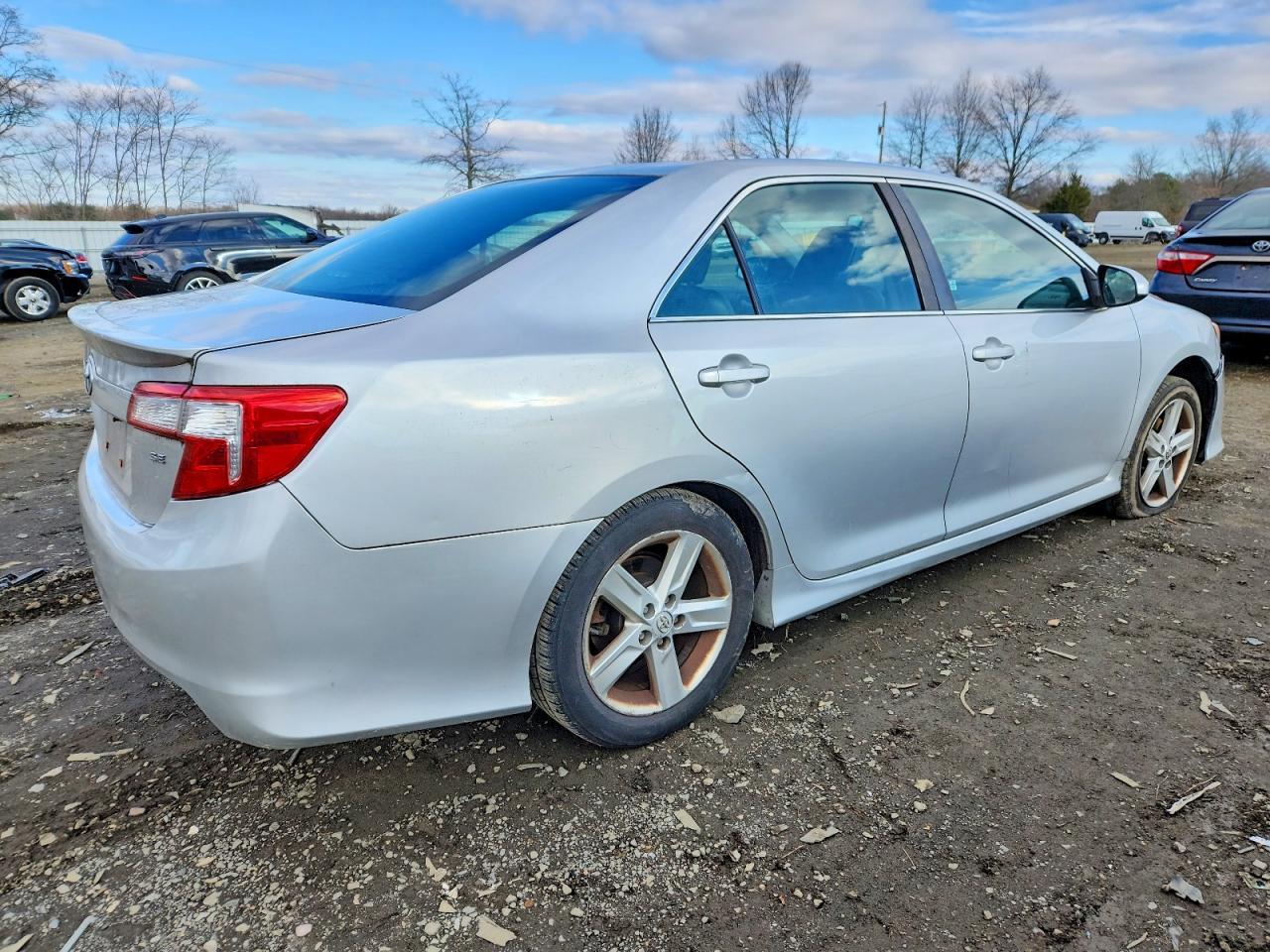 2014 TOYOTA CAMRY