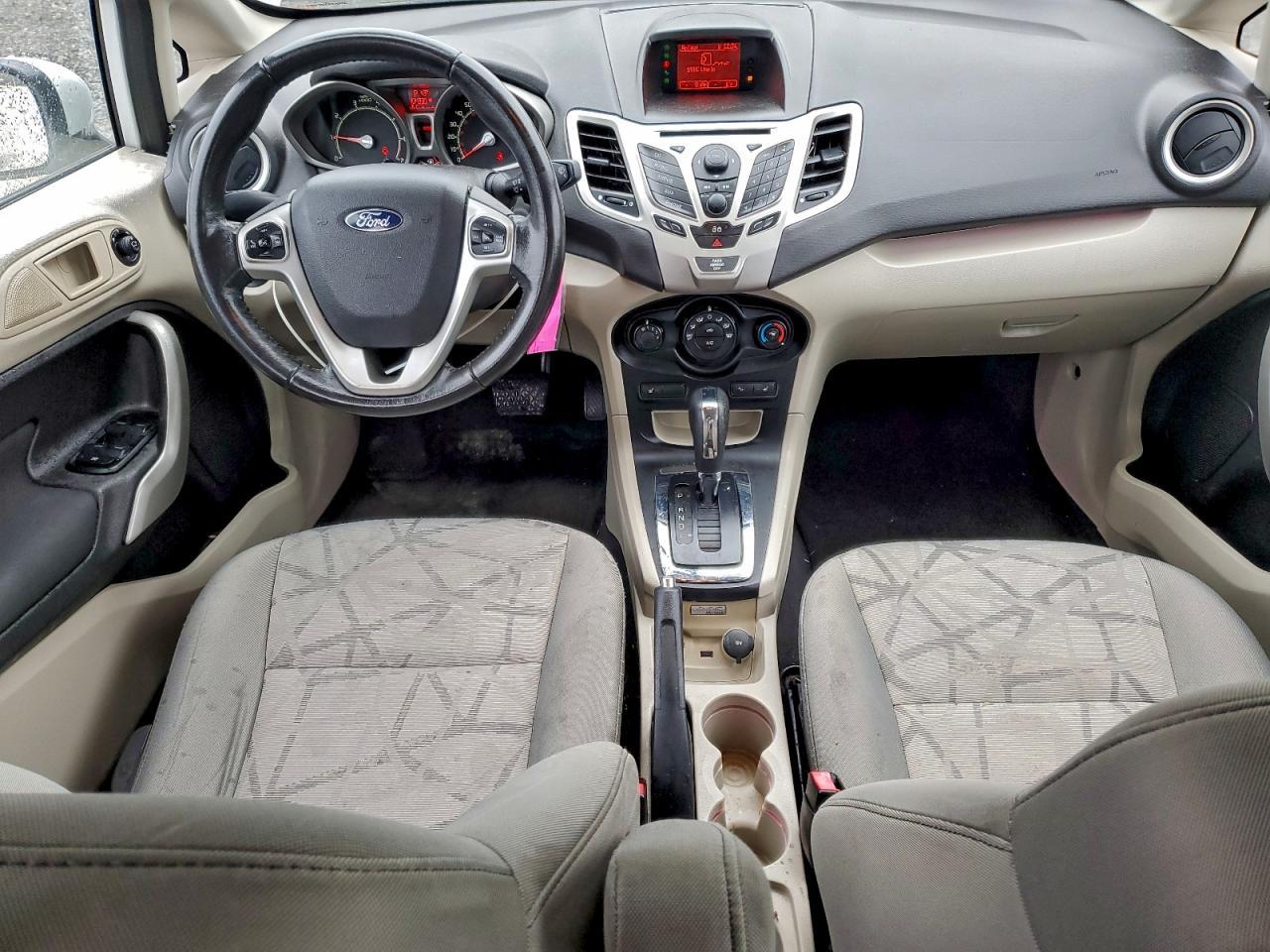 2013 FORD Fiesta