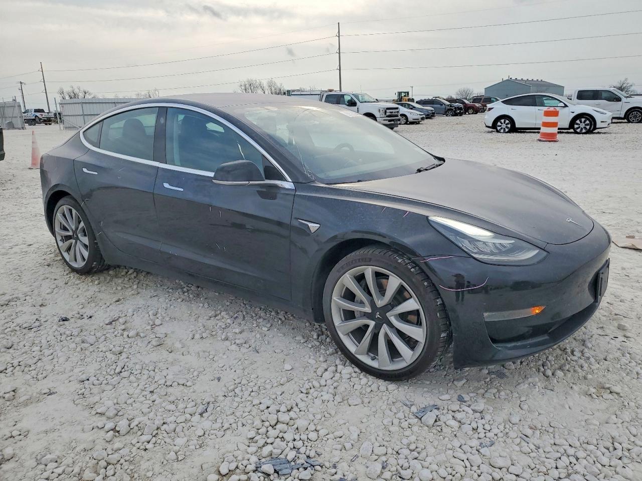 2018 TESLA MODEL 3