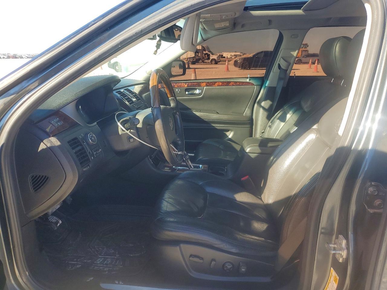 2011 CADILLAC DTS