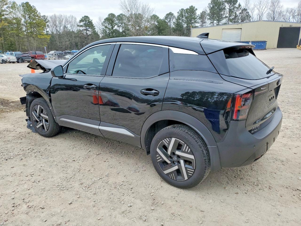 2025 NISSAN KICKS