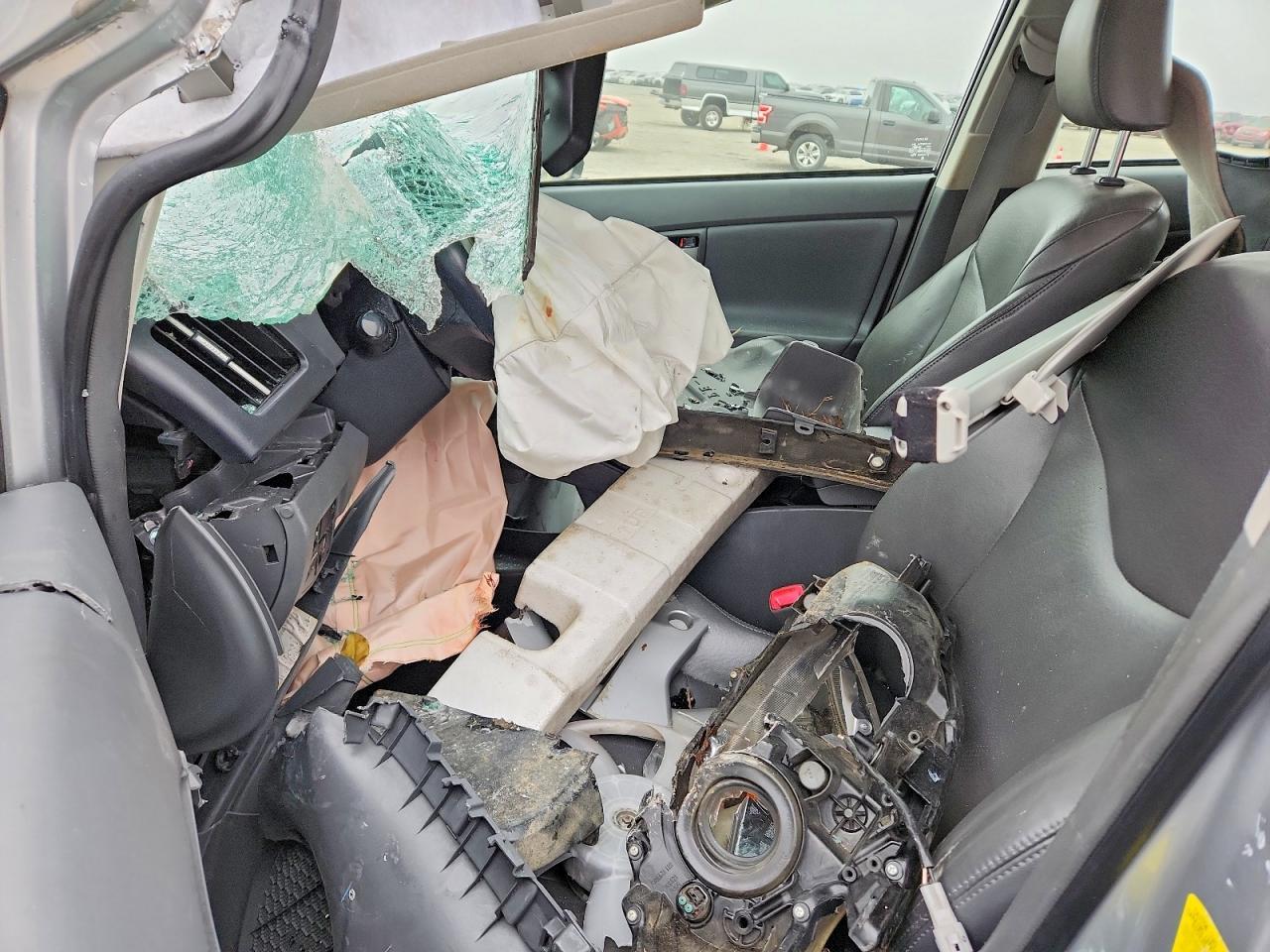 2011 TOYOTA PRIUS