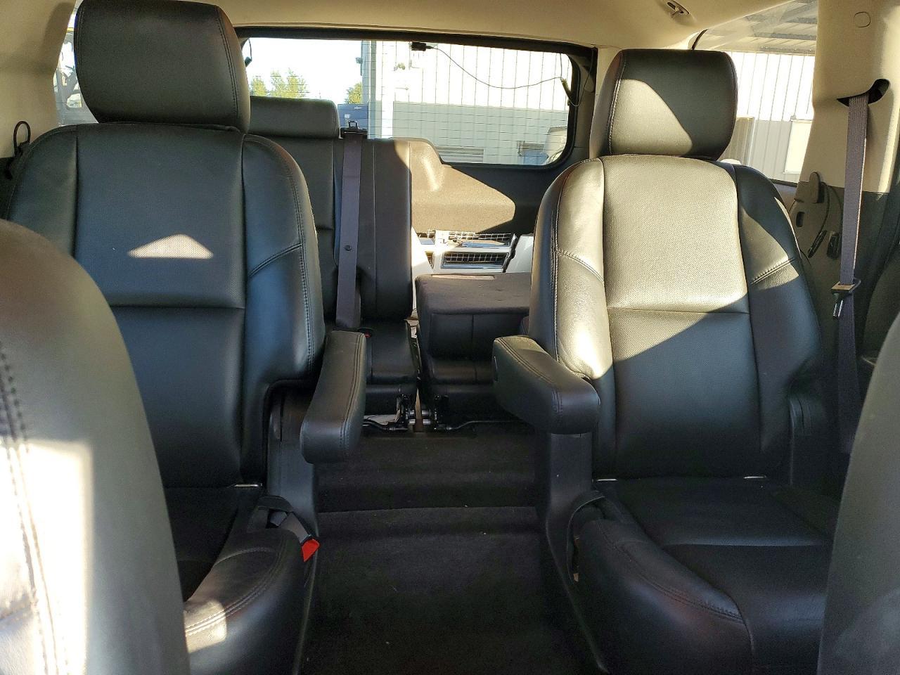 2011 CADILLAC ESCALADE