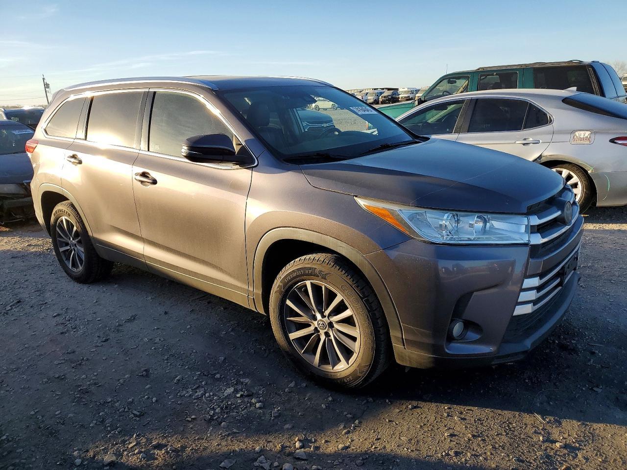 2019 TOYOTA HIGHLANDER