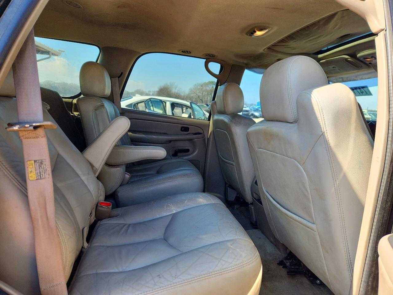 2004 CHEVROLET Tahoe