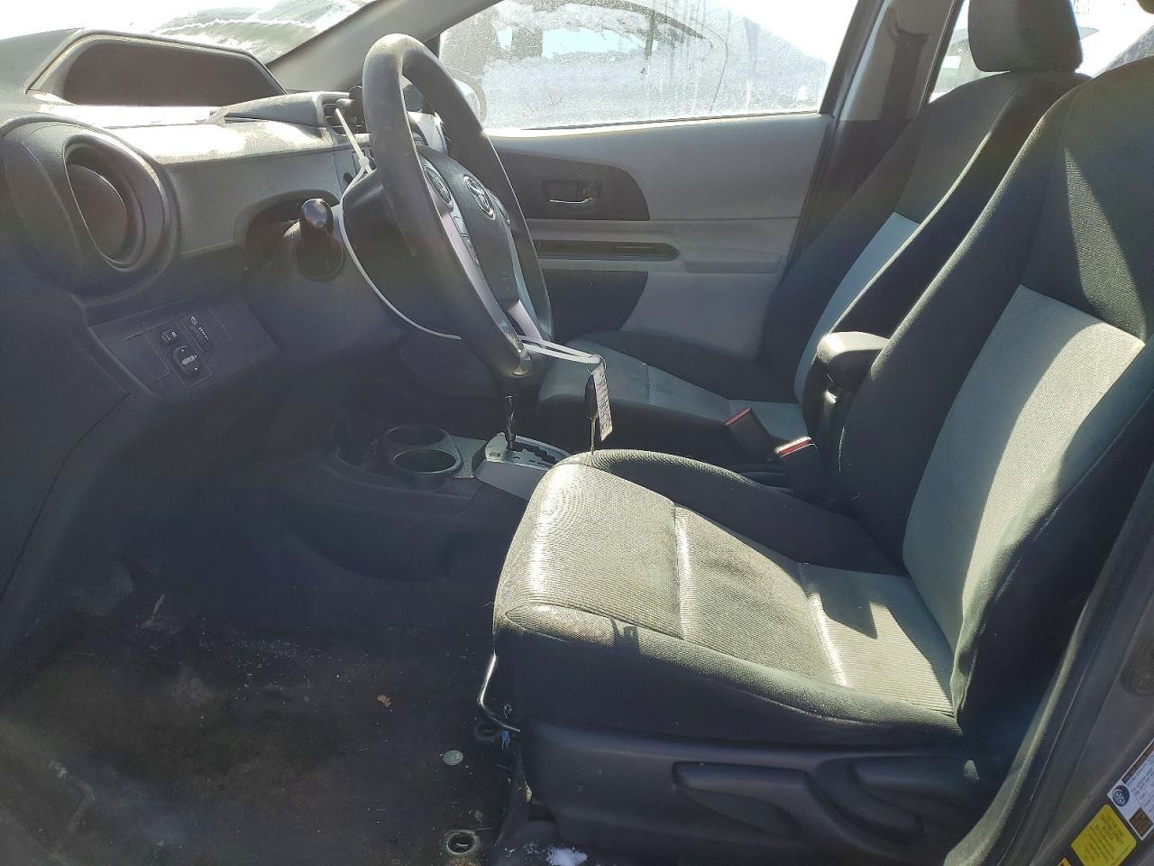2013 TOYOTA Prius c