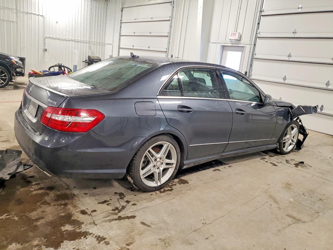 2013 MERCEDES-BENZ E-Class