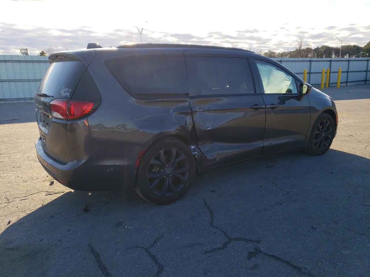 2020 CHRYSLER Pacifica