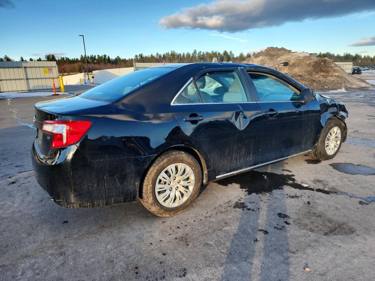 2014 TOYOTA CAMRY