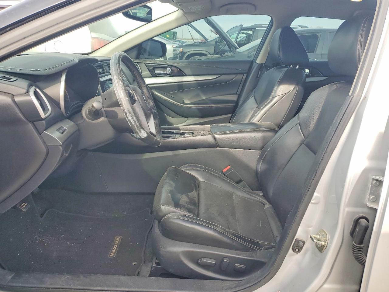 2017 NISSAN Maxima