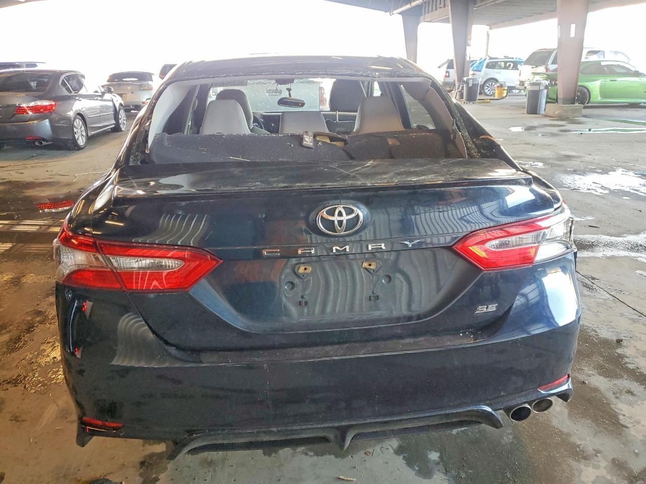 2018 TOYOTA CAMRY