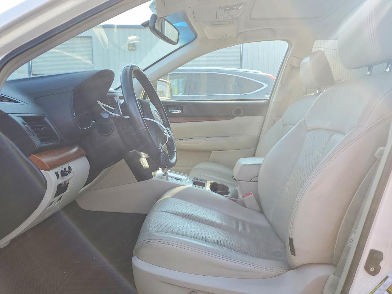 2013 SUBARU Outback
