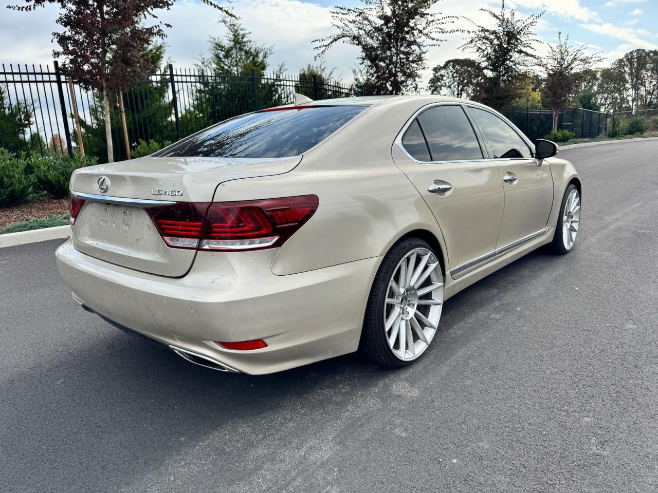 2017 LEXUS LS 460