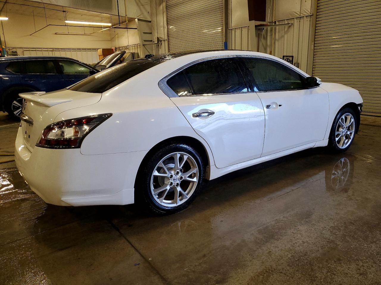 2012 NISSAN Maxima