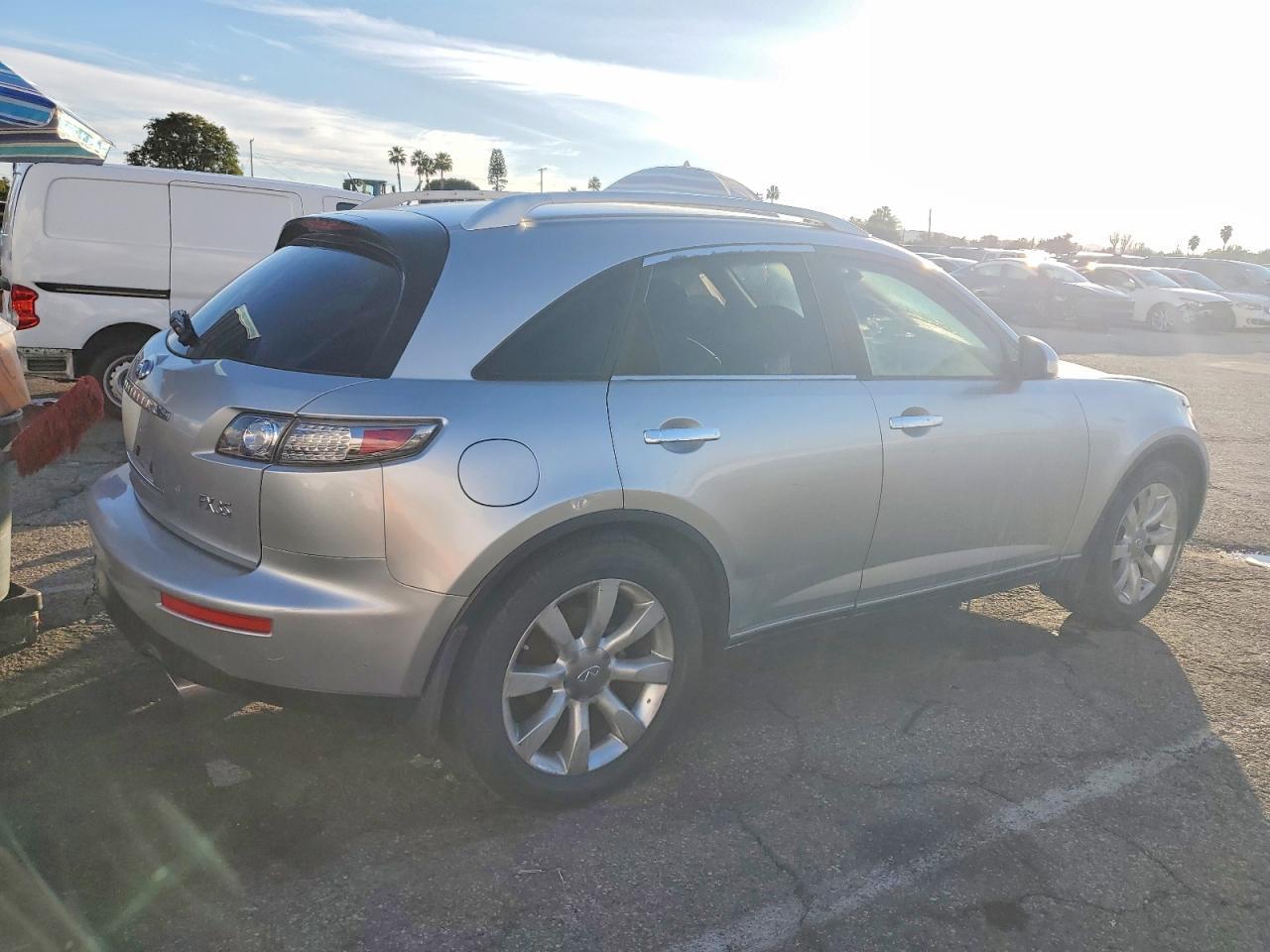 2005 INFINITI FX35