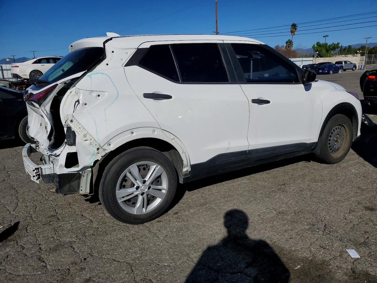 2023 NISSAN KICKS