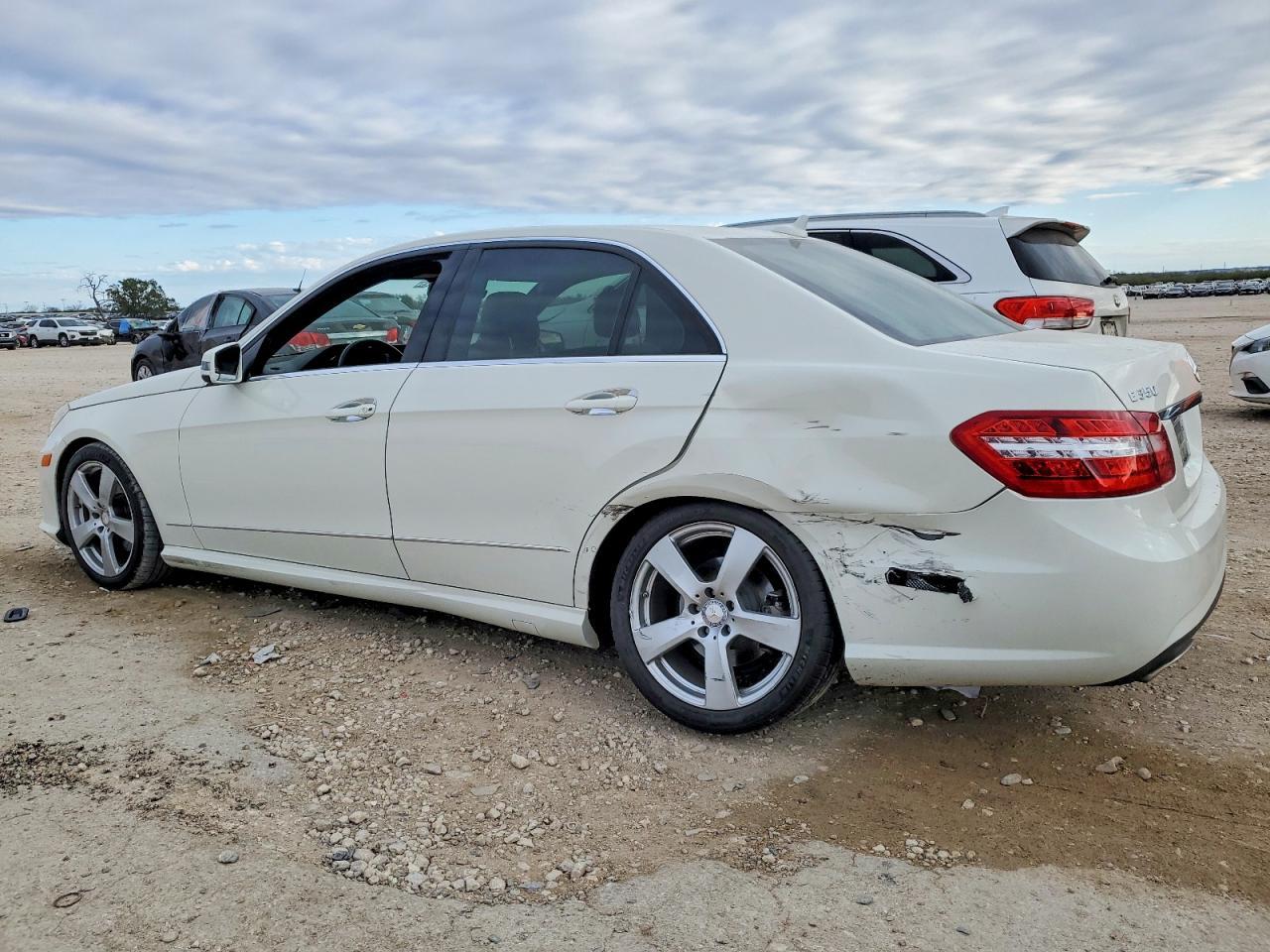2011 MERCEDES-BENZ E-Class