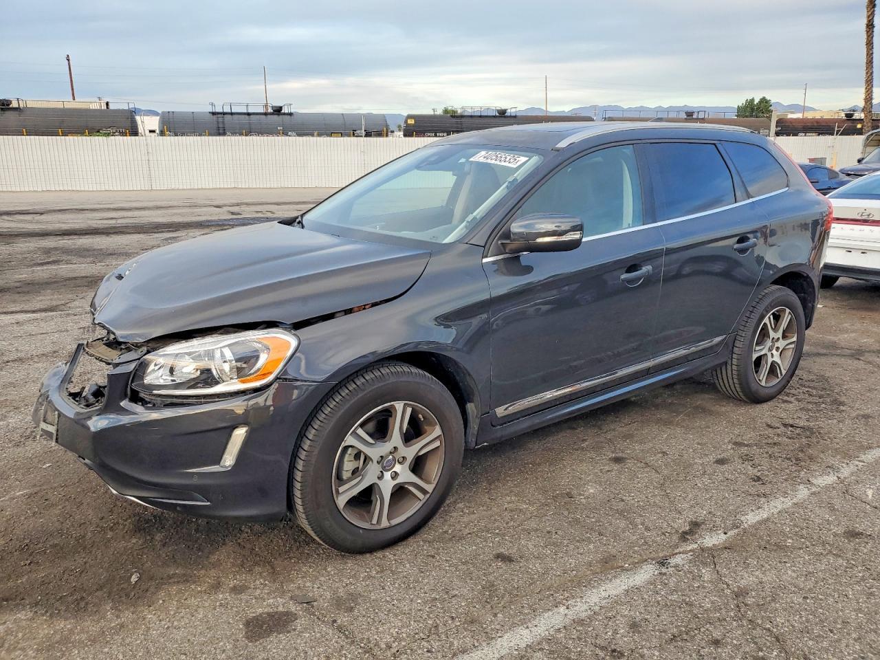 2015 VOLVO XC60