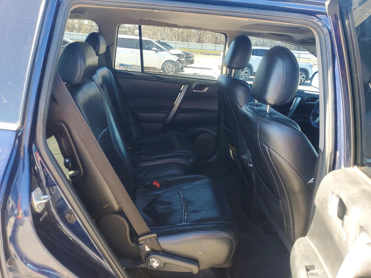 2013 TOYOTA HIGHLANDER