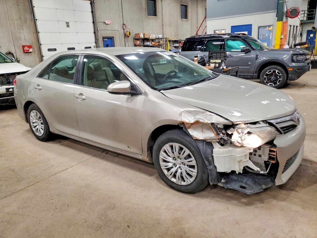 2014 TOYOTA CAMRY