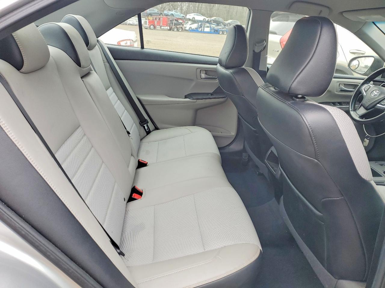 2016 TOYOTA CAMRY