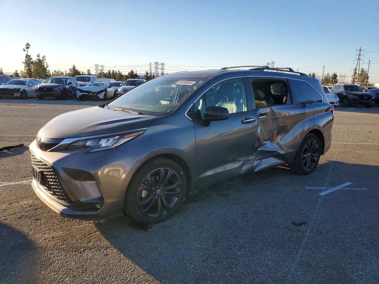 2022 TOYOTA SIENNA